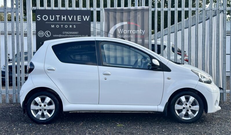 Toyota AYGO 1.0 VVT-i Fire full