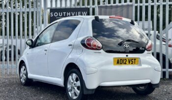 Toyota AYGO 1.0 VVT-i Fire full