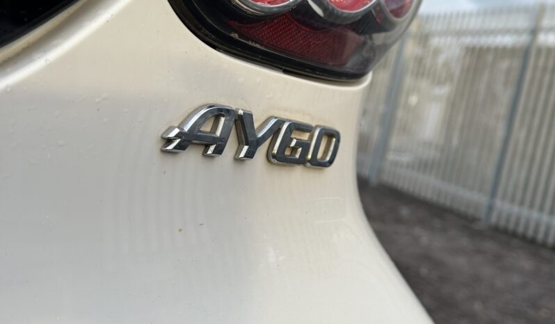 Toyota AYGO 1.0 VVT-i Fire full