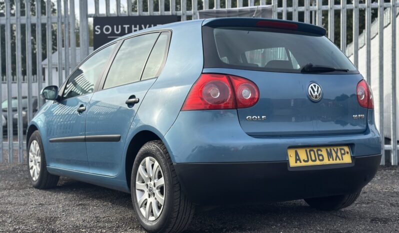 Volkswagen Golf 1.6 FSI SE full