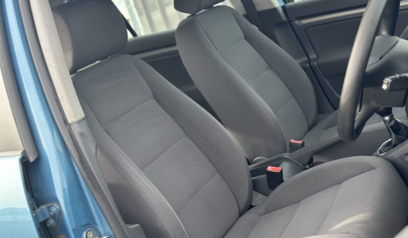 Volkswagen Golf 1.6 FSI SE full