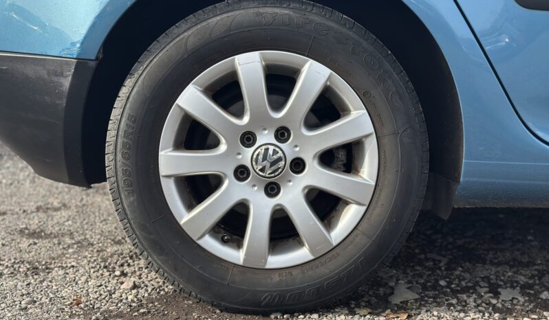 Volkswagen Golf 1.6 FSI SE full