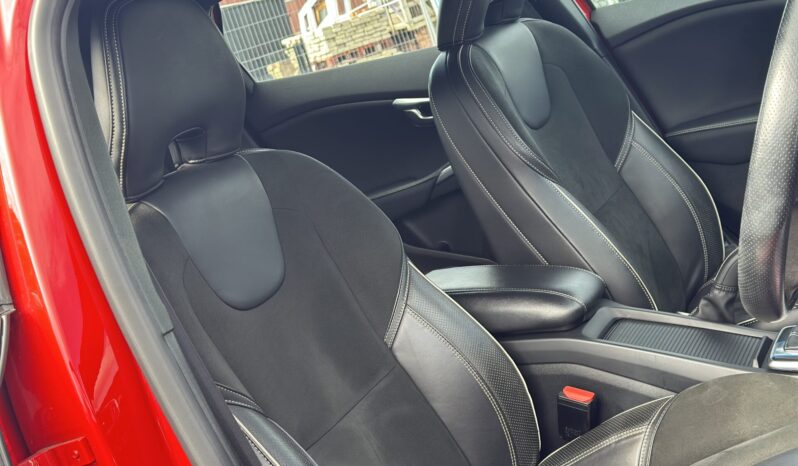 Volvo V40 1.6 D2 R-Design full
