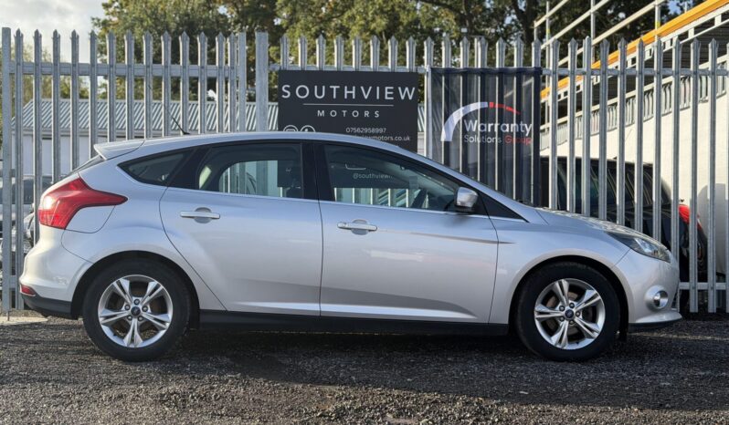 Ford Focus 1.6 Zetec Powershift full