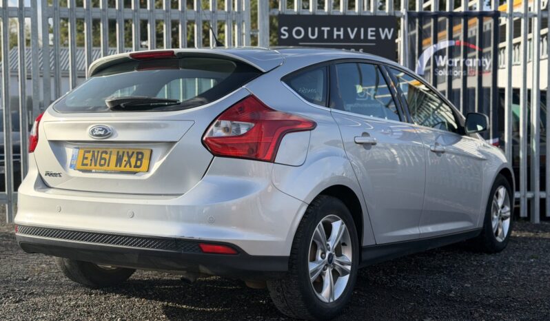 Ford Focus 1.6 Zetec Powershift full