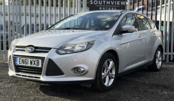 Ford Focus 1.6 Zetec Powershift full