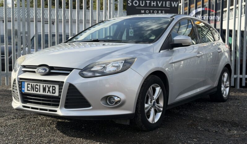 Ford Focus 1.6 Zetec Powershift full