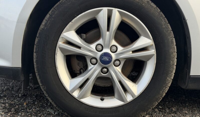 Ford Focus 1.6 Zetec Powershift full